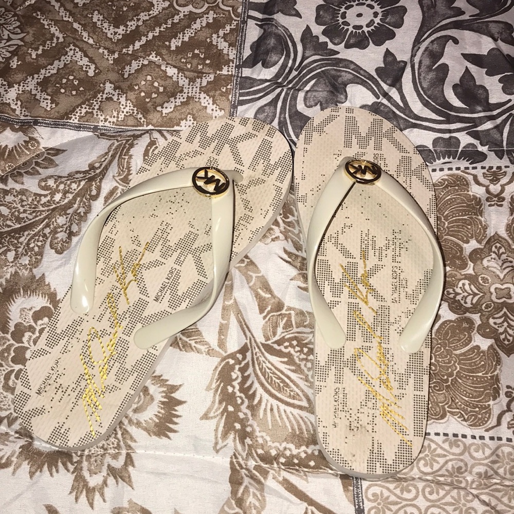 Micheal Kor flip flops